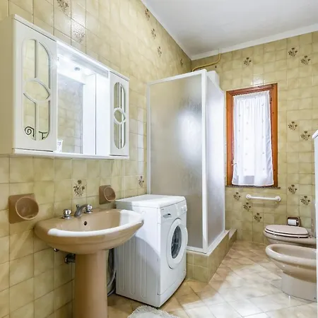 Yellow-house 100 Meters From The Sandy Dom wakacyjny *