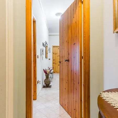 Yellow-house 100 Meters From The Sandy * Avola