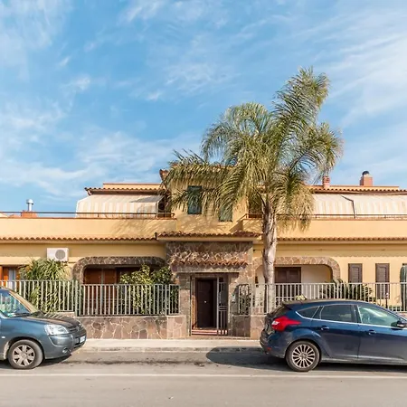 Yellow-house 100 Meters From The Sandy * Avola